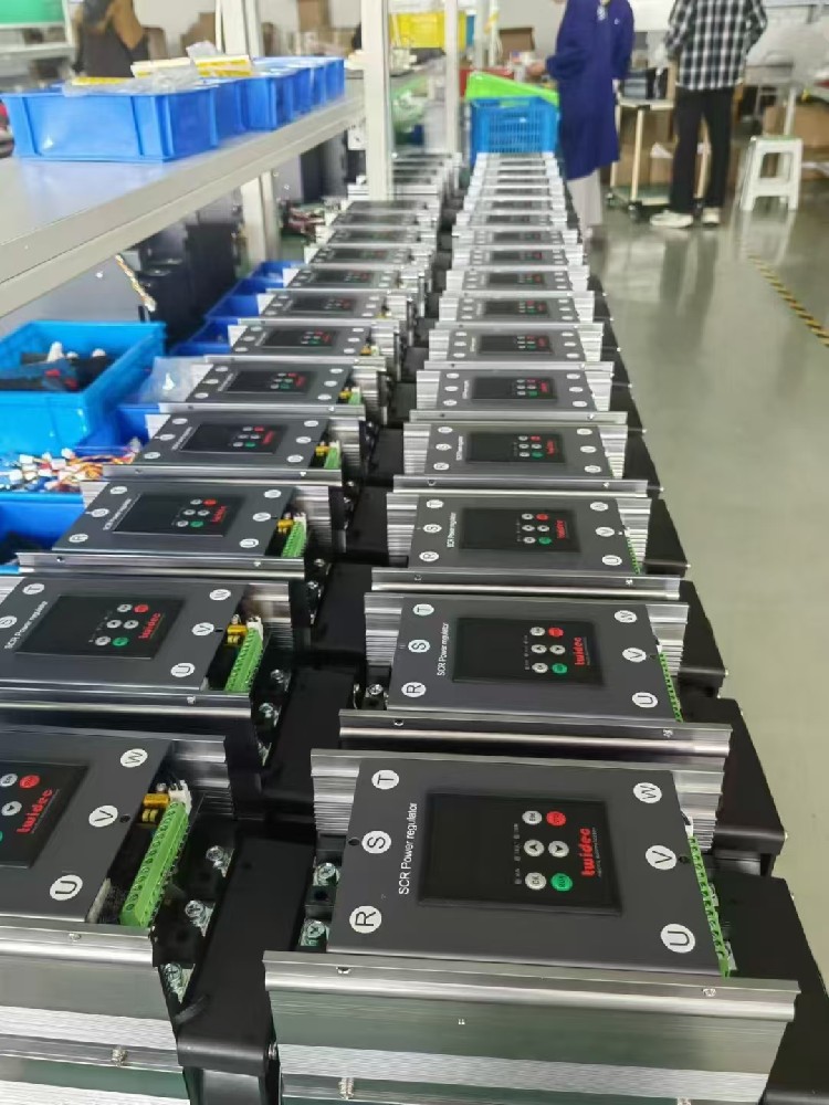 随着物联网装备的普及，，，电力调解器怎样与其他物联网装备实现无缝通讯和协同事情？？？