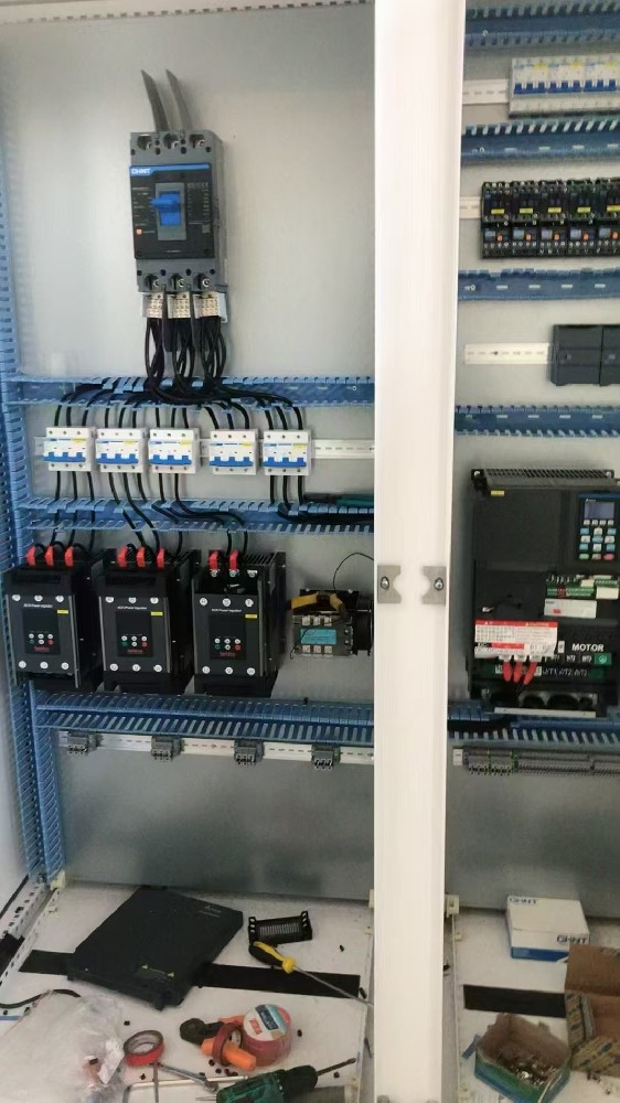 怎样通过电力调解器实现对漫衍式能源资源的聚合与有用使用？？？