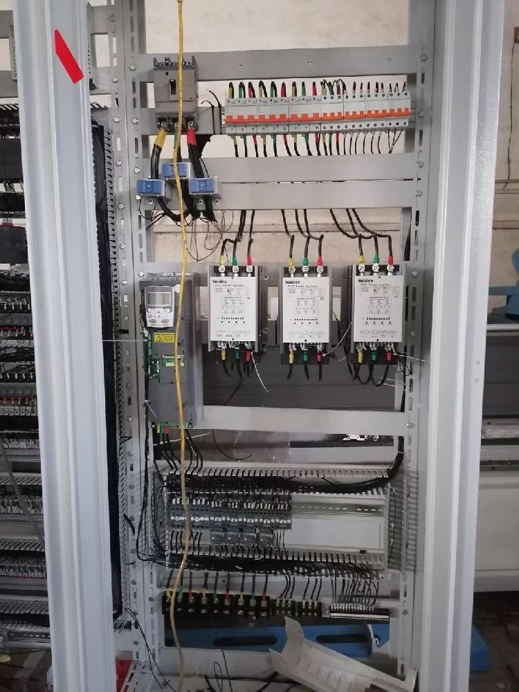 夏日高温高湿情形下，，，电力调解器运行不稳固，，，经常泛起死机征象，，，该怎样应对？？？