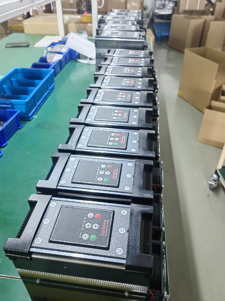 工业烘箱控温：：0.1℃之差怎样决议产品生死？？